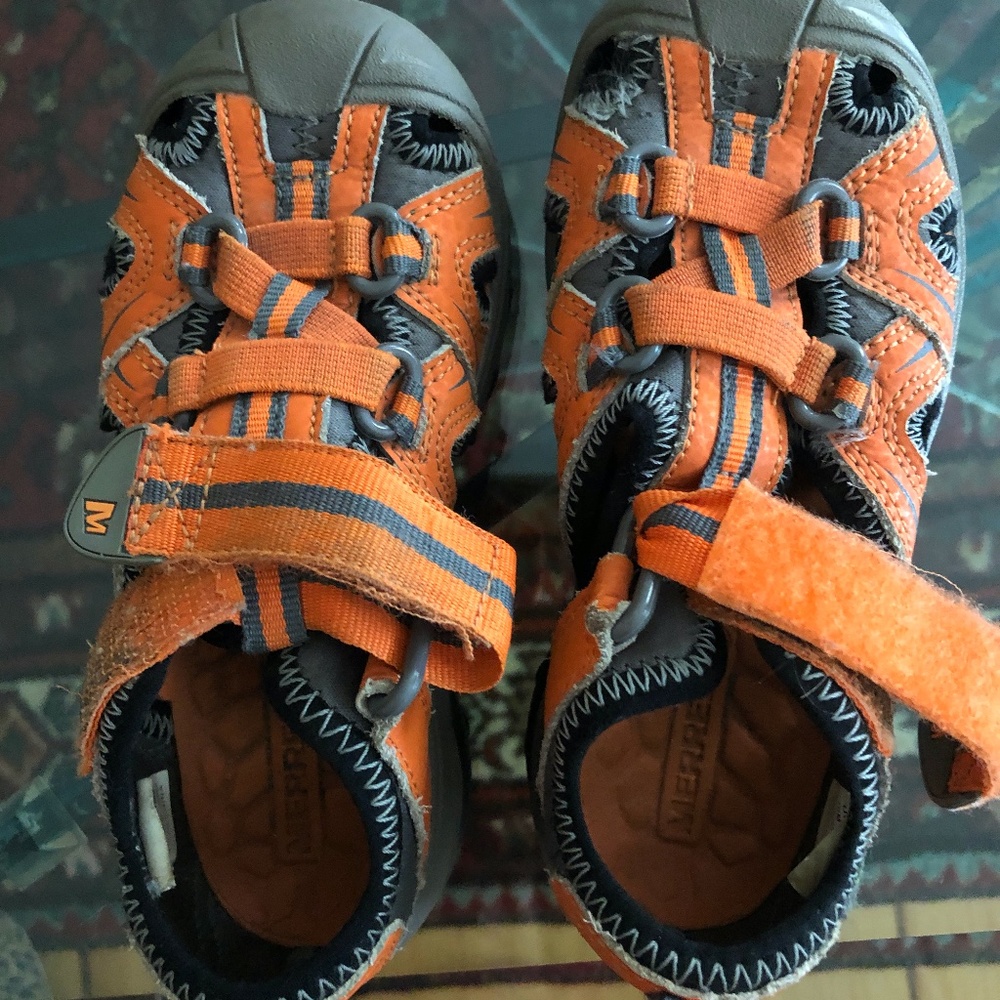 Toddler boy (gender neutral) Merrell shoe/sandal